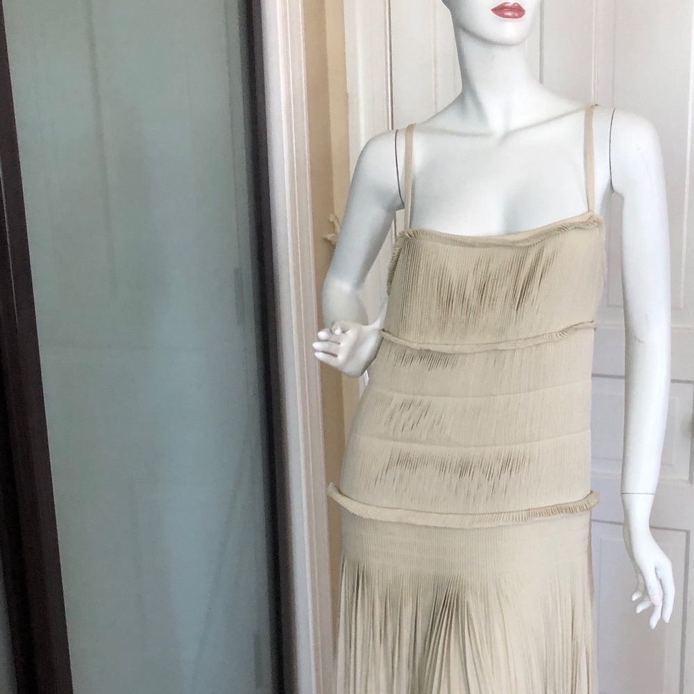 NWT Vera Wang Gown Backless spaghetti strap US 6